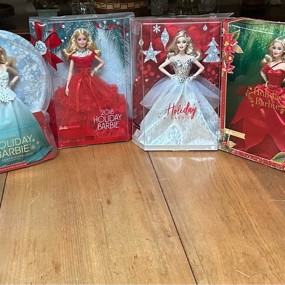 Barbie bonanza! Sold as a set. - Picture 2 of 8